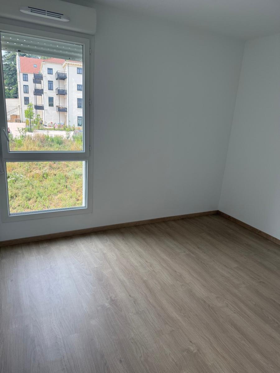 
																																							3 pièces - 
																																						4ème étage - 61m² - 814,60 € - Photo #1