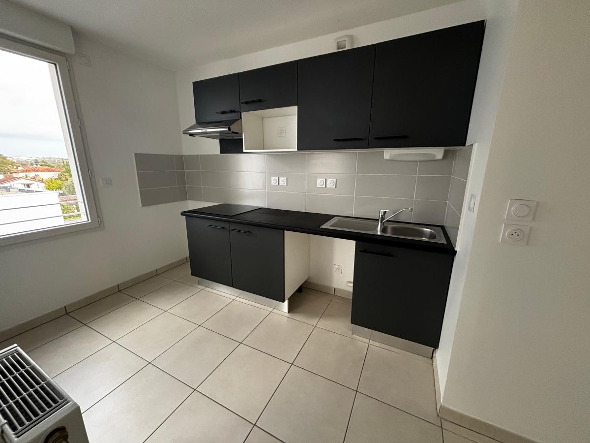 3 pièces - 3ème étage - 62m² - 715,91 € - Photo #2