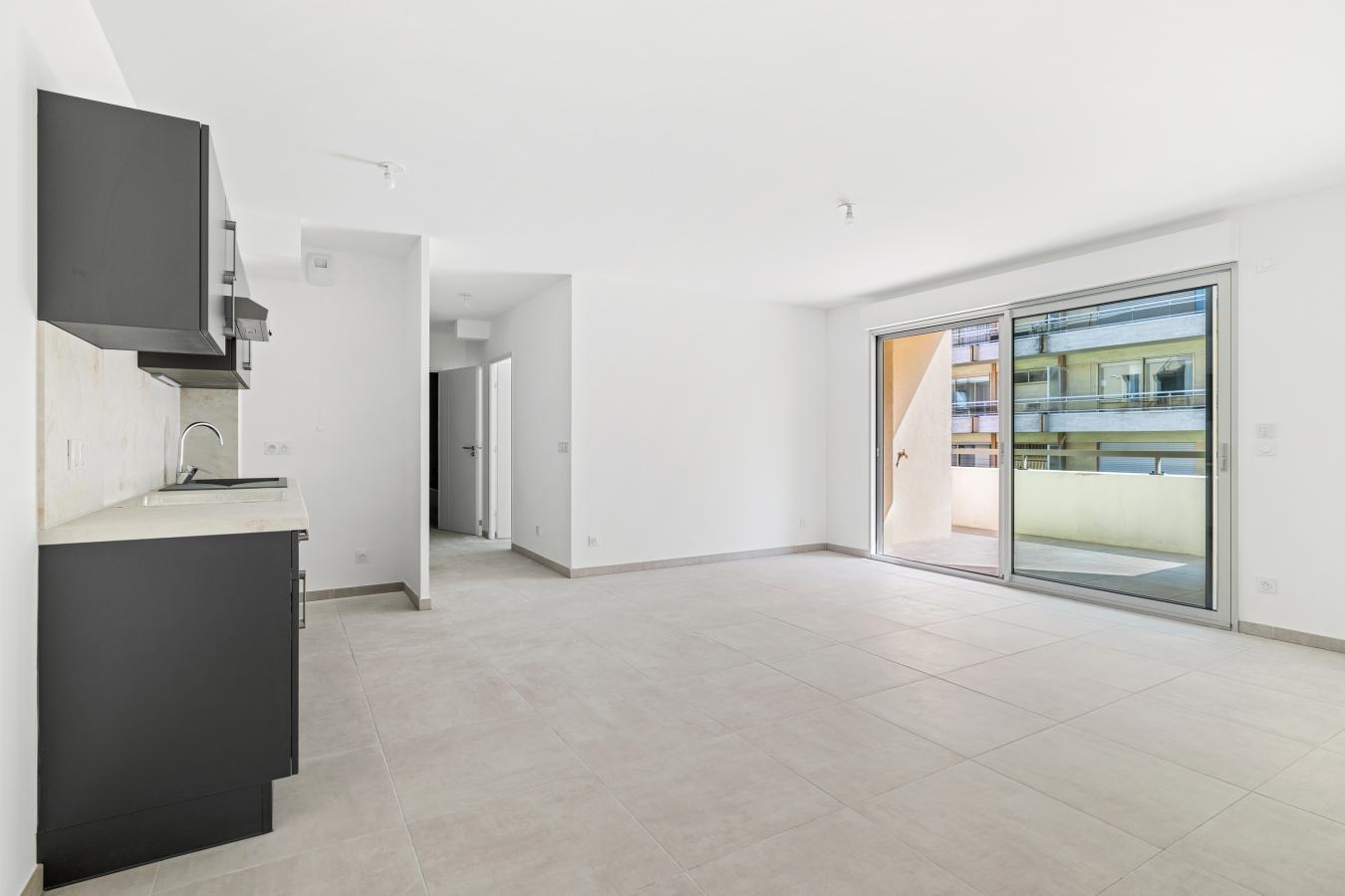 
																																							4 pièces - 
																																						5ème étage - 76m² - 1 999,68 € - Photo #3