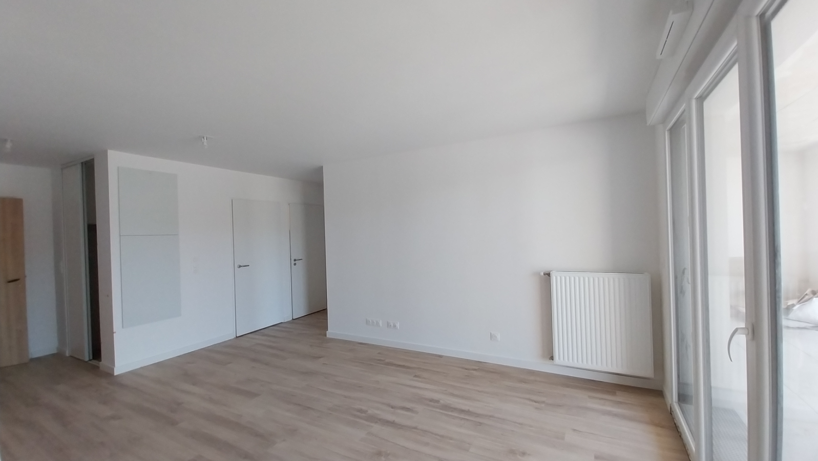 
																																							2 pièces - 
																																						RDC - 44m² - 605,58 € - Photo #2