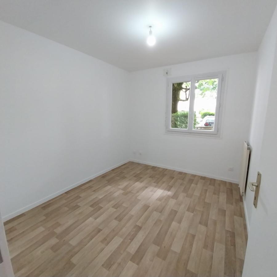 
																																							3 pièces - 
																																						RDC - 70m² - 180 000 € - Photo #4