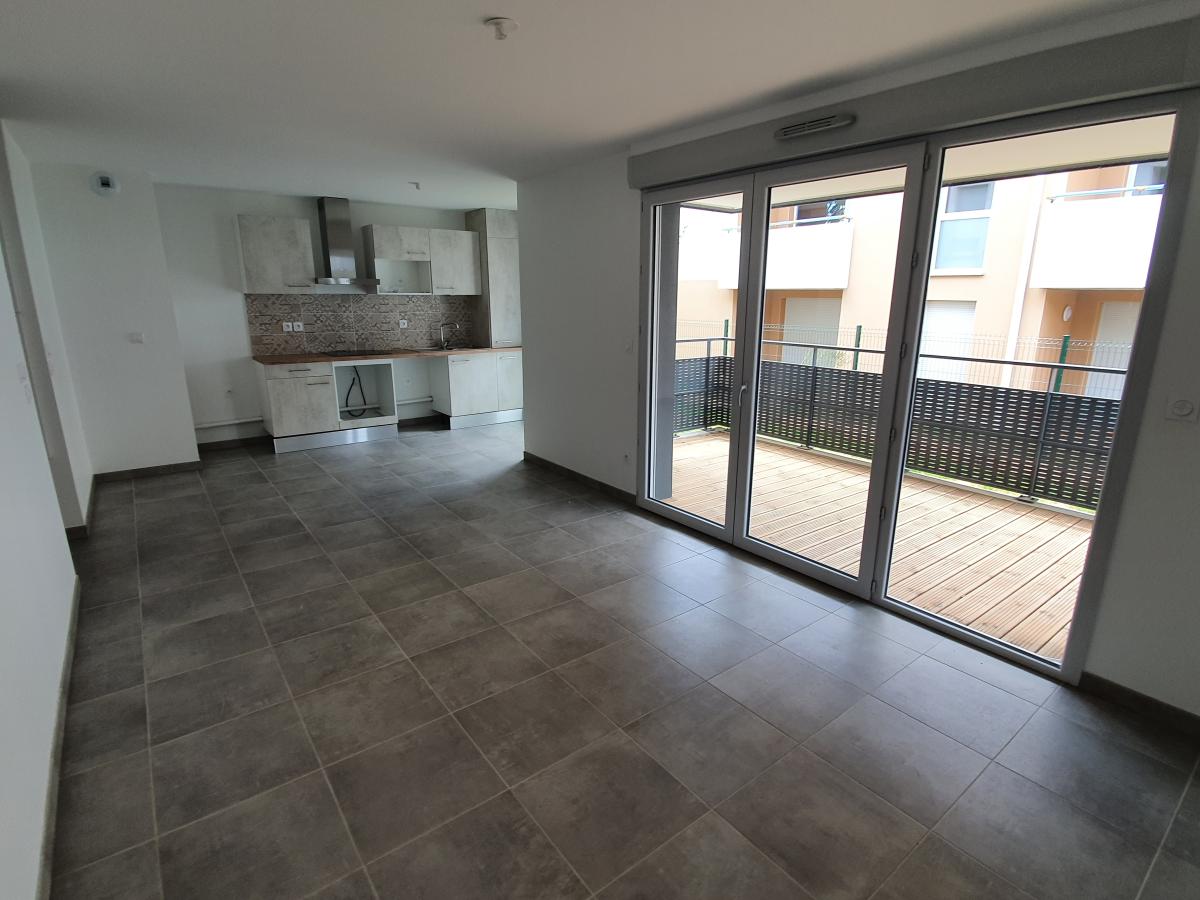 
																																							3 pièces - 
																																						RDC - 65m² - 758,83 € - Photo #1
