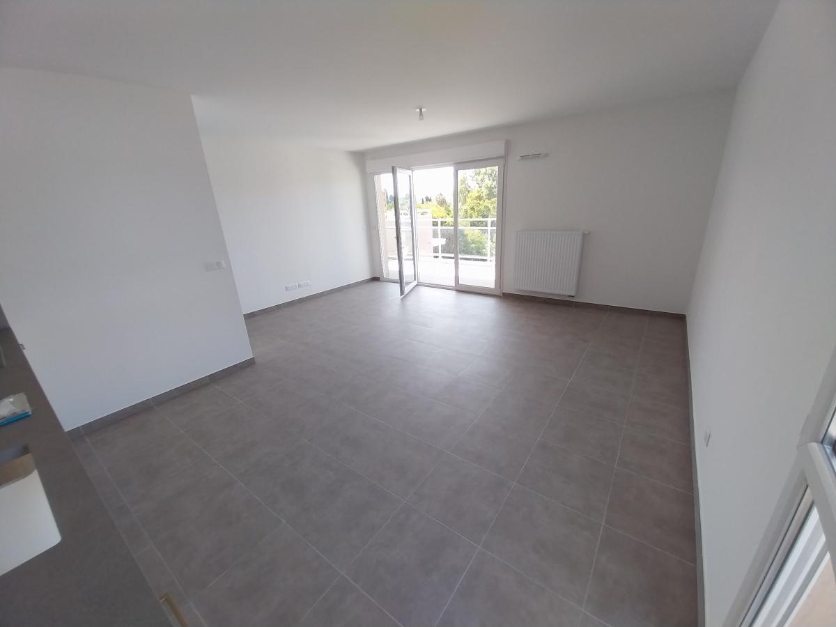 
																																							3 pièces - 
																																						3ème étage - 65m² - 1 115,62 € - Photo #4
