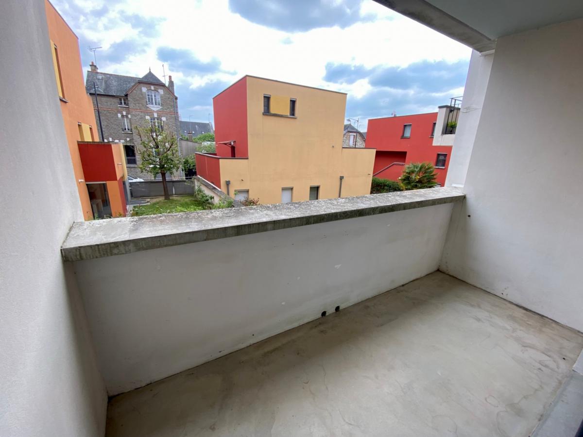 
																																							3 pièces - 
																																						1er étage - 66m² - 892,77 € - Photo #5