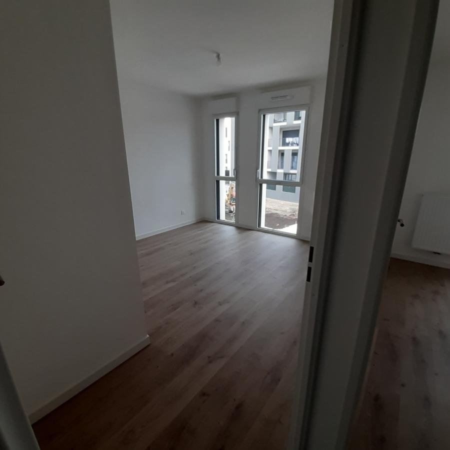 
																																							4 pièces - 
																																						2ème étage - 87m² - 1 057,66 € - Photo #5