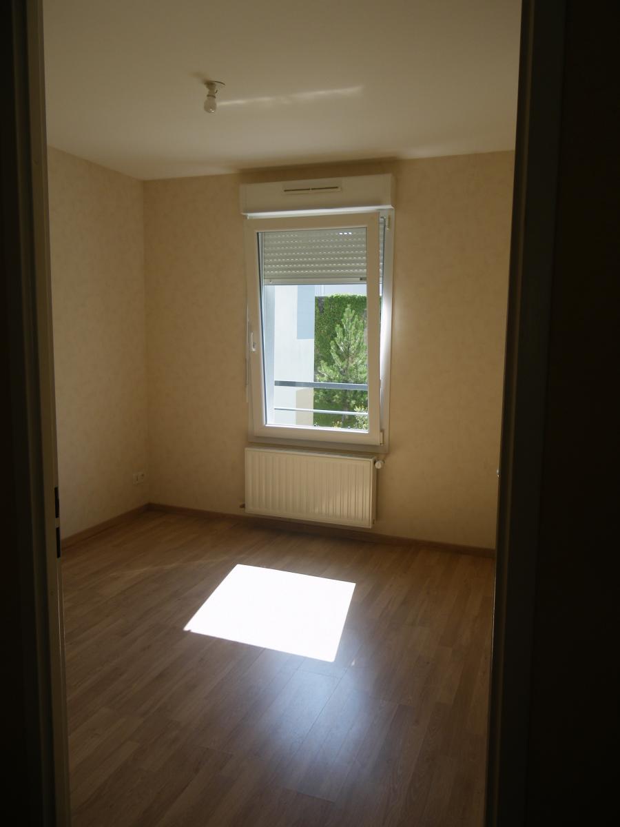 5 pièces - RDC - 106m² - 1 401,59 € - Photo #0