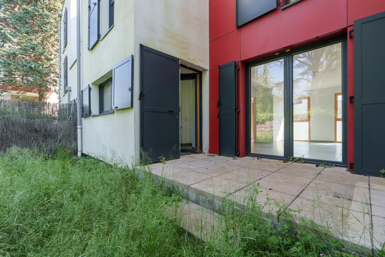 
																																							4 pièces - 
																																						RDC - 89m² - 1 259,04 € - Photo #1
