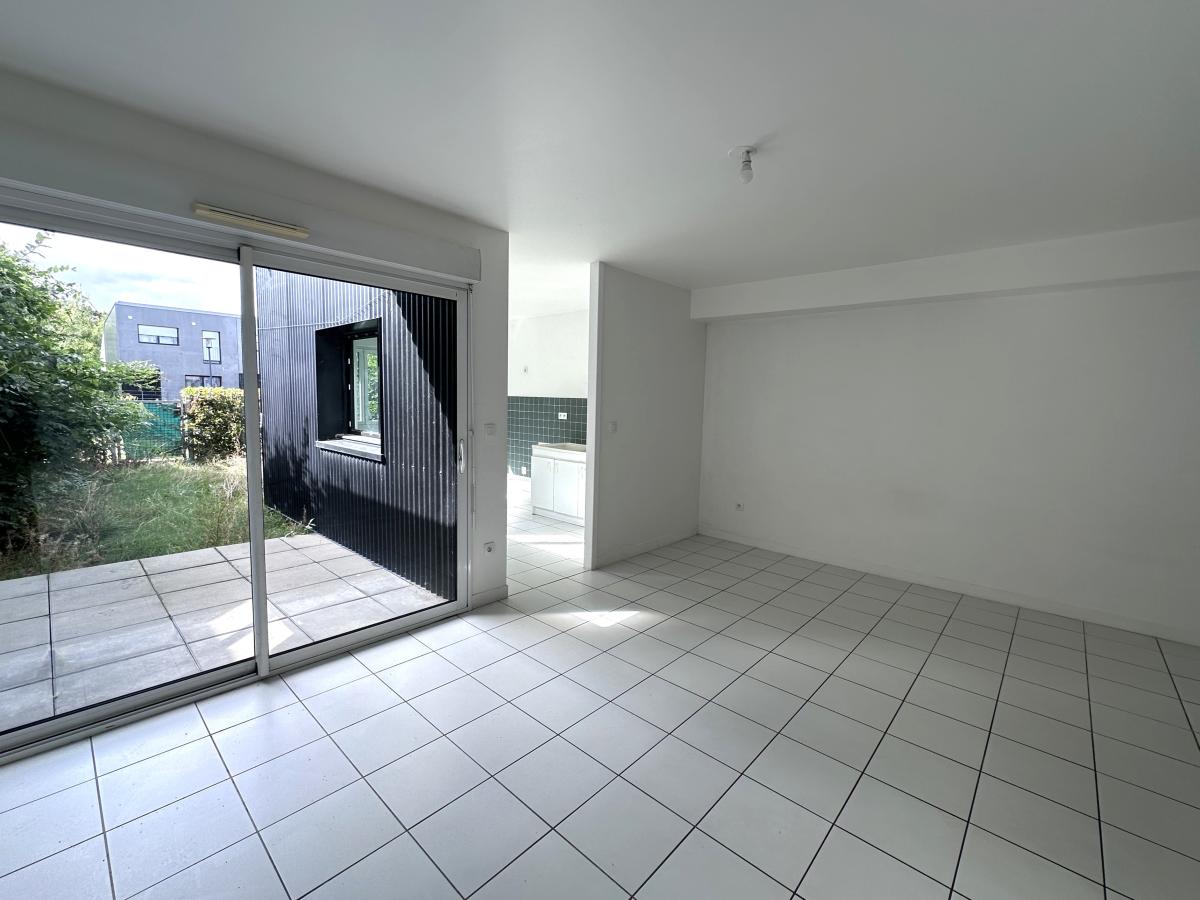 
																																							4 pièces - 
																																						RDC - 86m² - 980,88 € - Photo #4