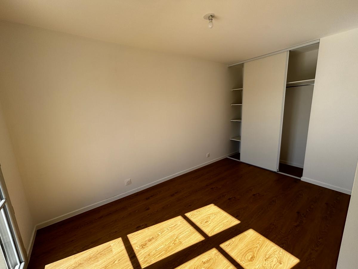 3 pièces - 2ème étage - 63m² - 1 628,60 € - Photo #4