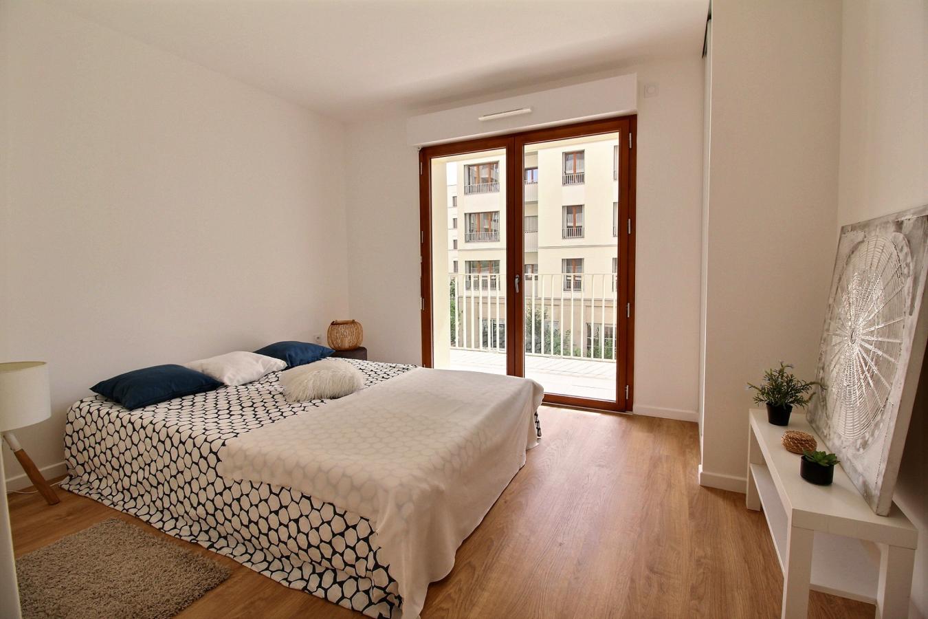 
																																							4 pièces - 
																																						1er étage - 82m² - 1 602,00 € - Photo #4
