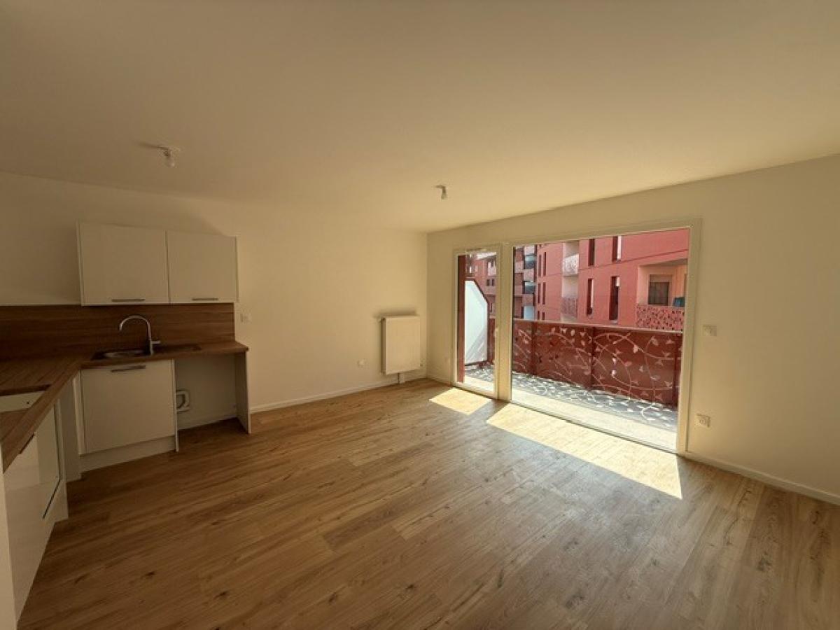 2 pièces - 2ème étage - 49m² - 652,31 € - Photo #2