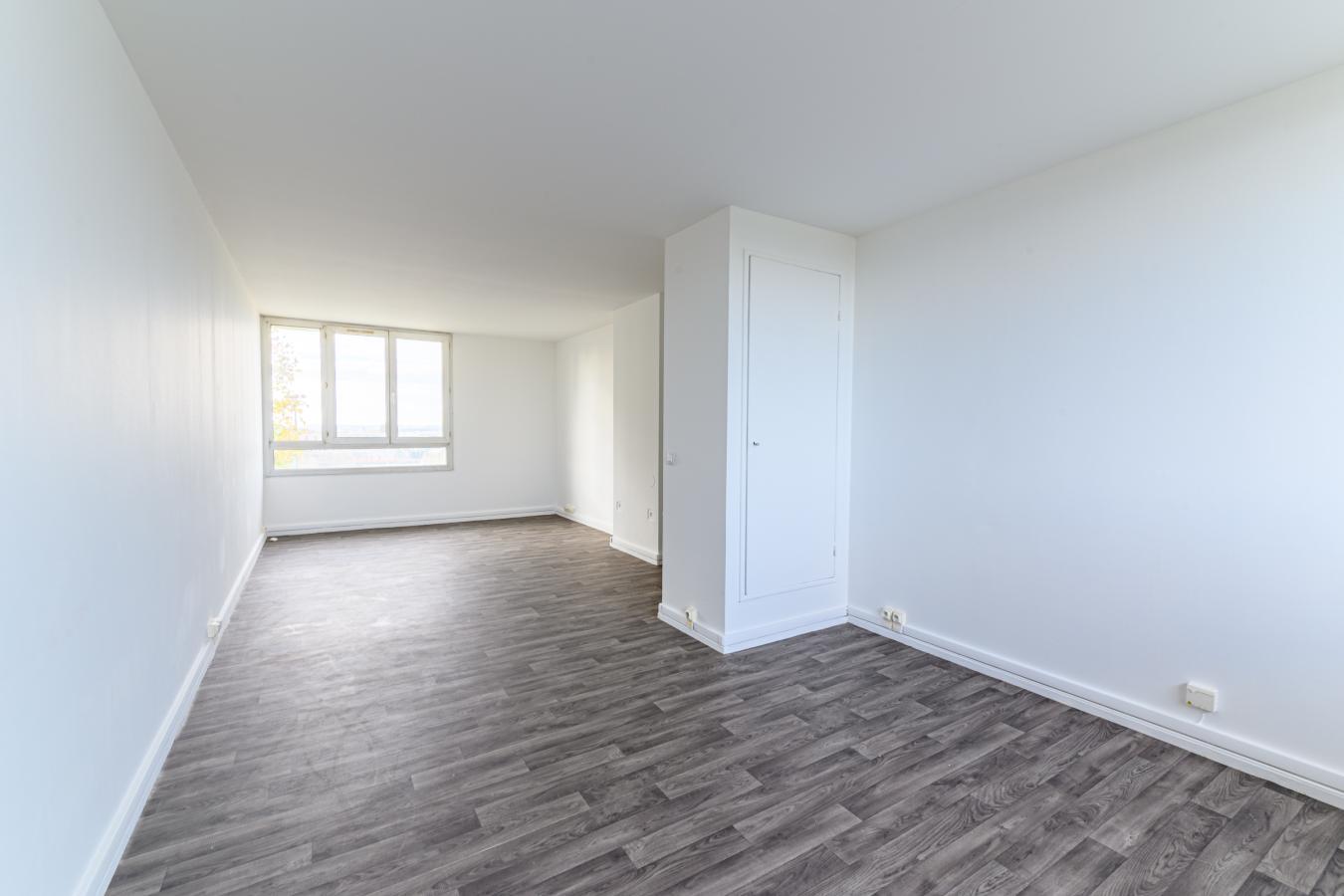 
																																							4 pièces - 
																																						RDC - 64m² - 1 354,01 € - Photo #3