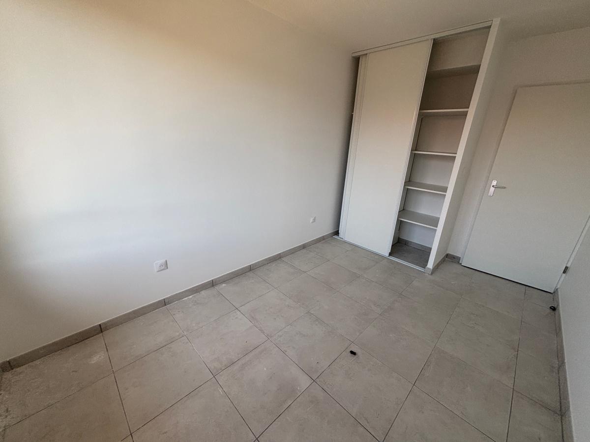 
																																							4 pièces - 
																																						2ème étage - 91m² - 983,68 € - Photo #3
