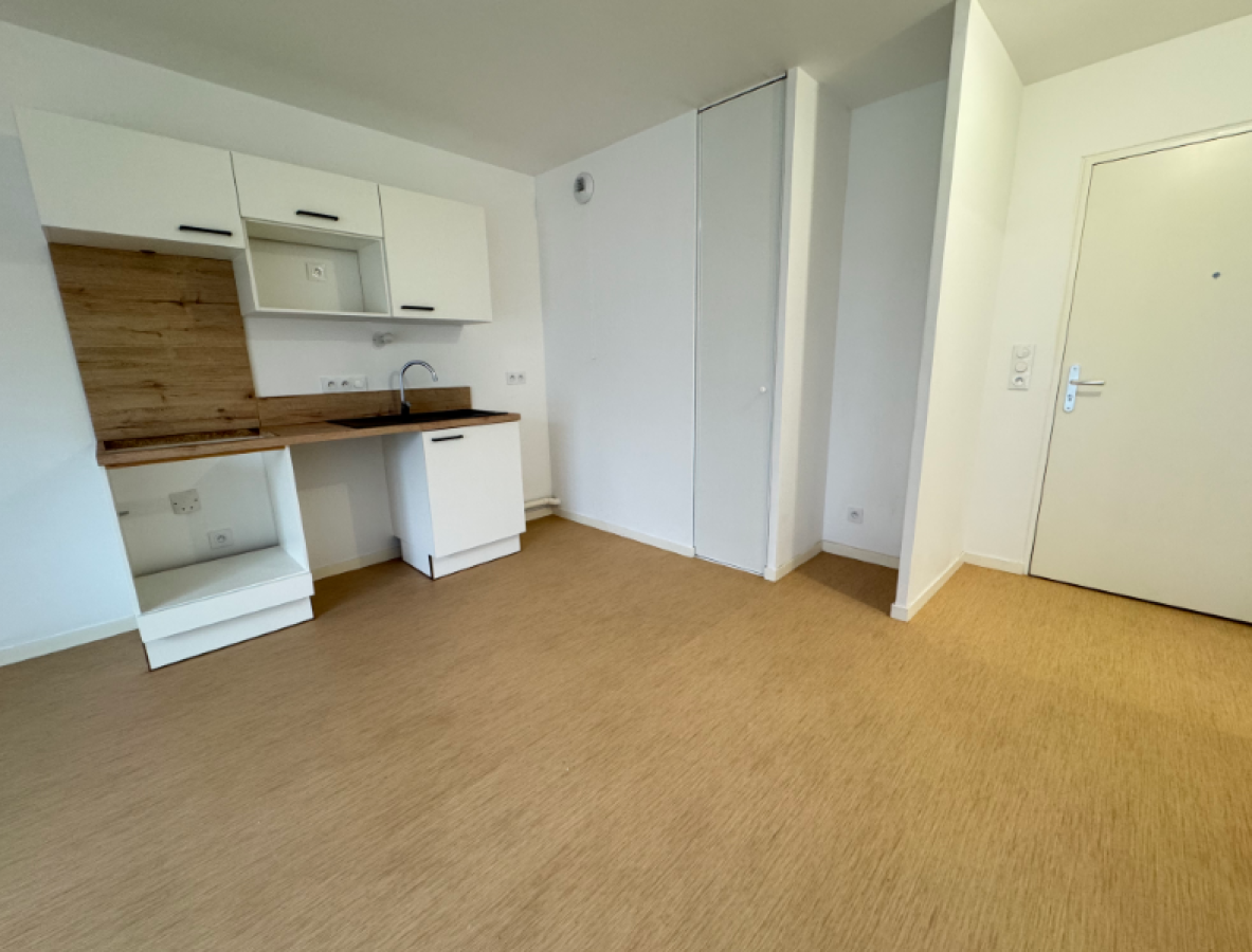 
																																							2 pièces - 
																																						2ème étage - 41m² - 517,46 € - Photo #2