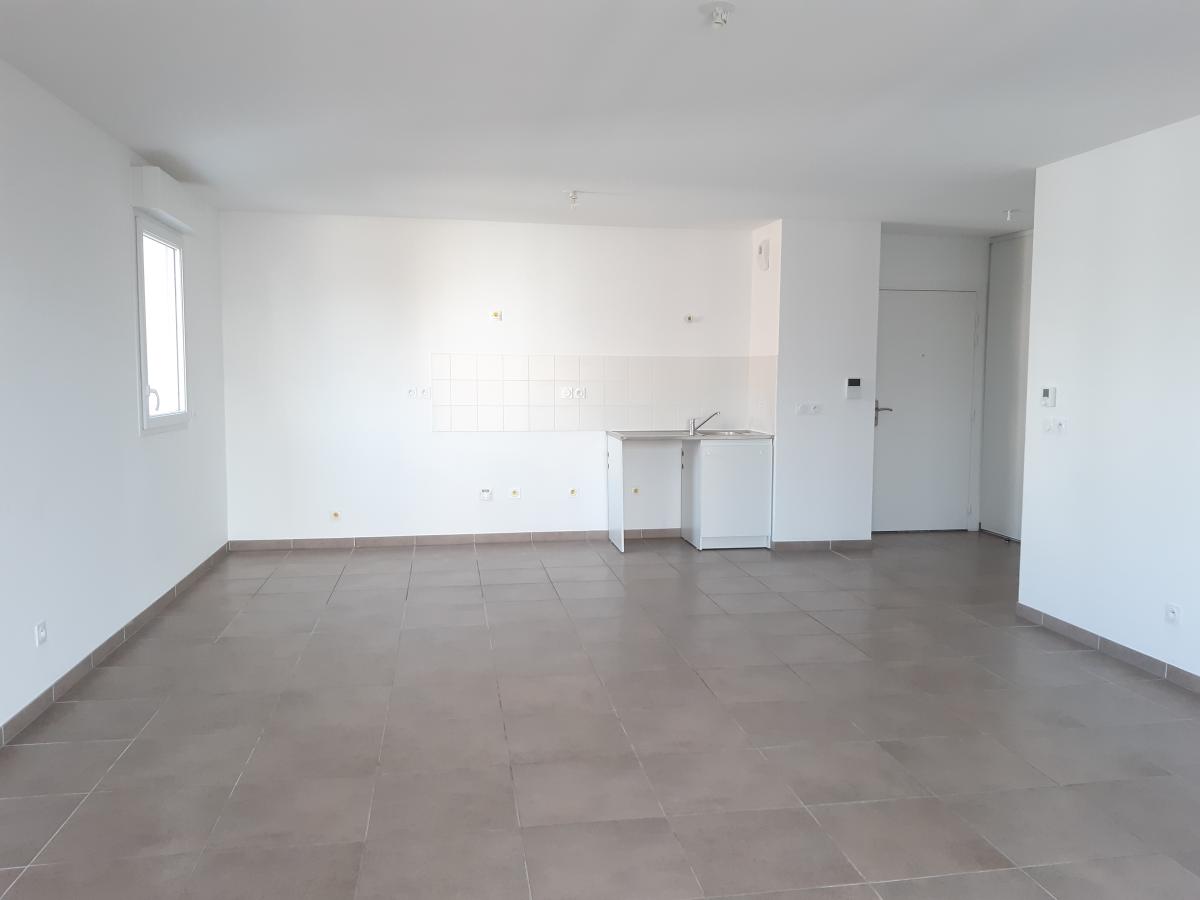 4 pièces - 2ème étage - 88m² - 1 302,10 € - Photo #2