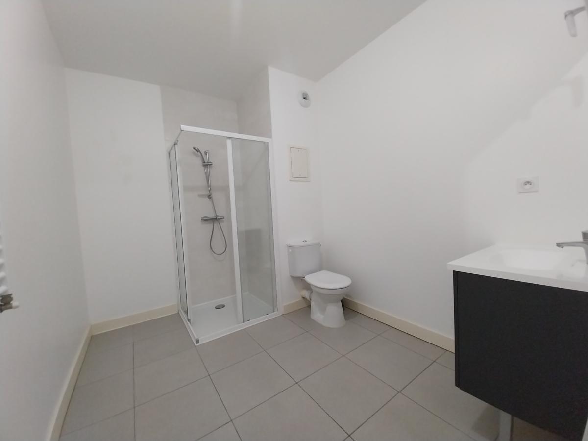 
																																							3 pièces - 
																																						1er étage - 71m² - 899,30 € - Photo #4