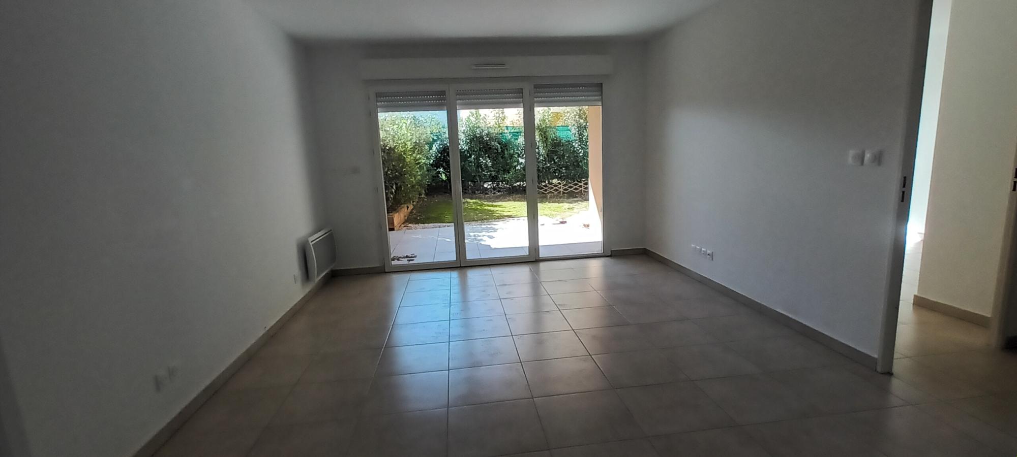 
																																							2 pièces - 
																																						RDC - 49m² - 644,84 € - Photo #1