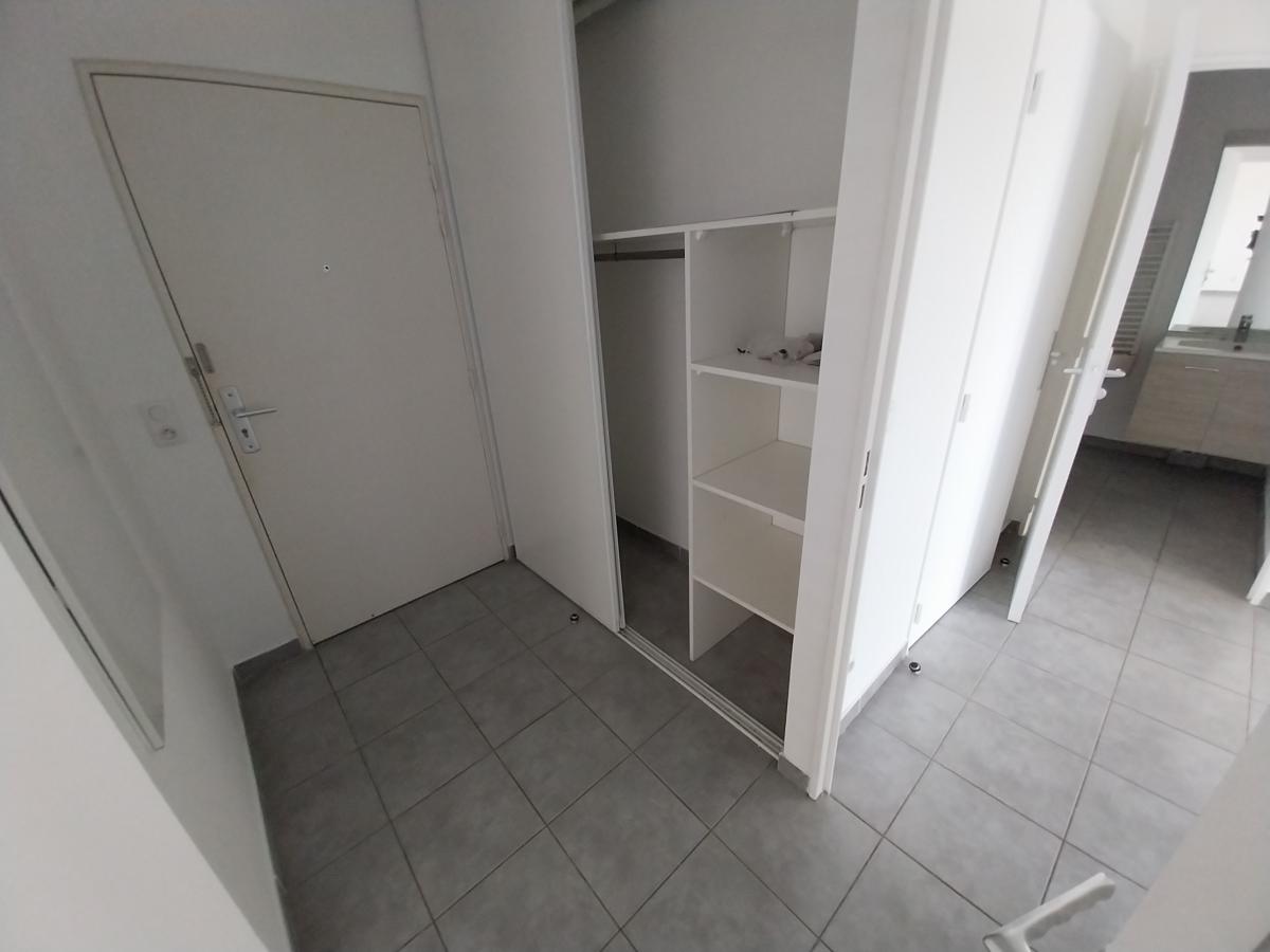 
																																							3 pièces - 
																																						7ème étage - 66m² - 1 054,11 € - Photo #5