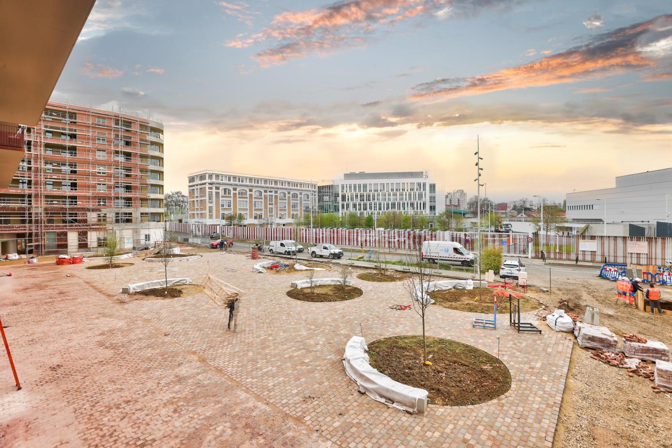 
																																							4 pièces - 
																																						3ème étage - 81m² - 1 463,49 € - Photo #1