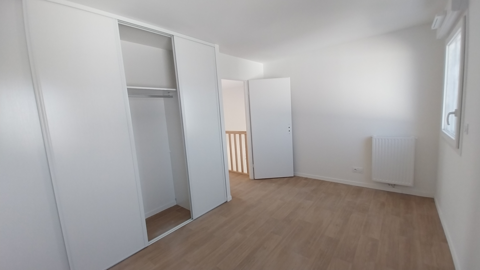 
																																							3 pièces - 
																																						1er étage - 72m² - 806,59 € - Photo #3
