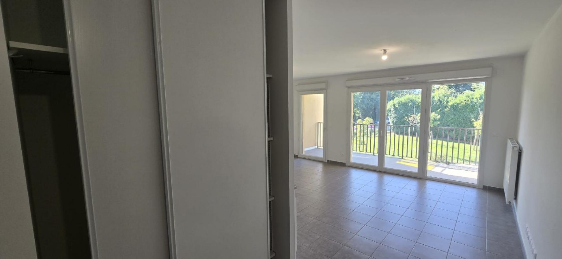 
																			4 pièces - 
																		1er étage - 77m² - 1 009,11 € - Photo #2