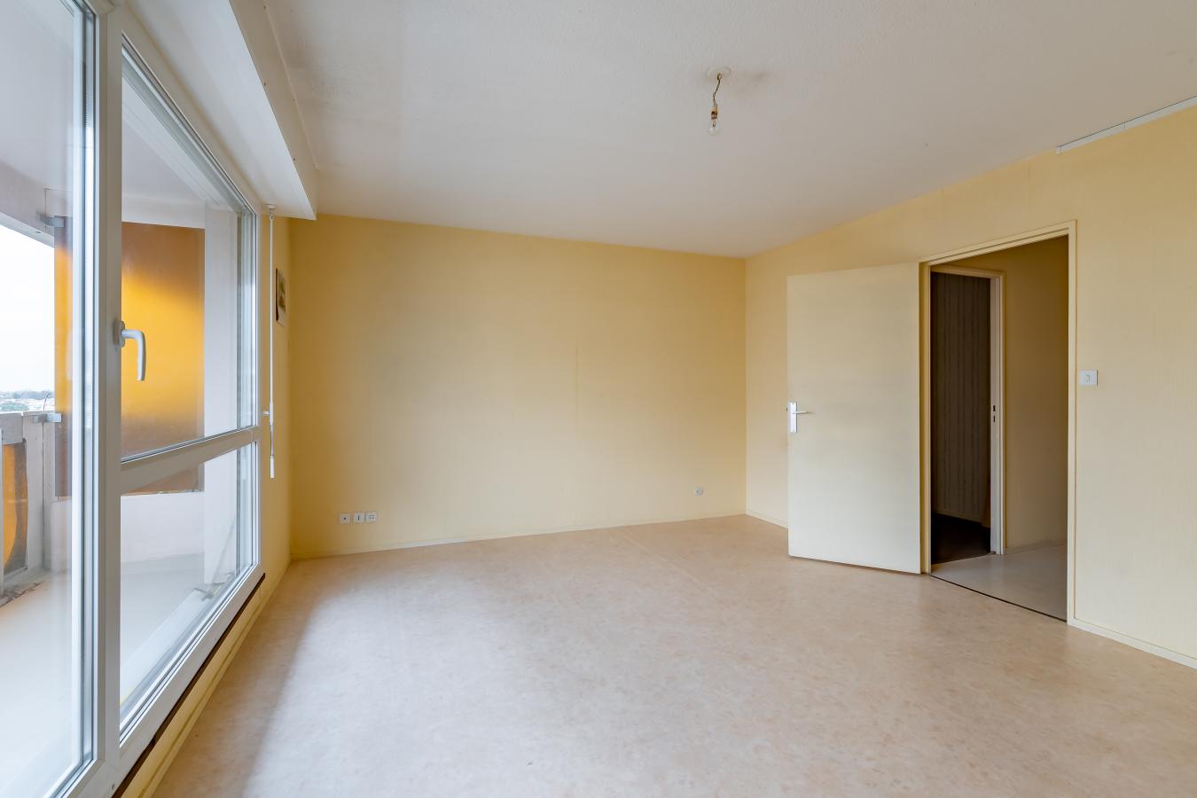 
																			1 pièce – 
																		4ème étage – 38m² - 99 000 € - Photo #4