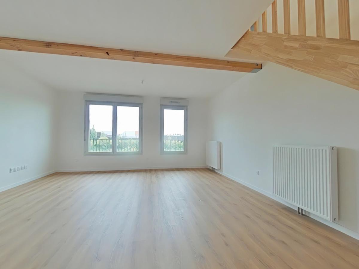 
																																							4 pièces - 
																																						1er étage - 90m² - 1 135,42 € - Photo #4
