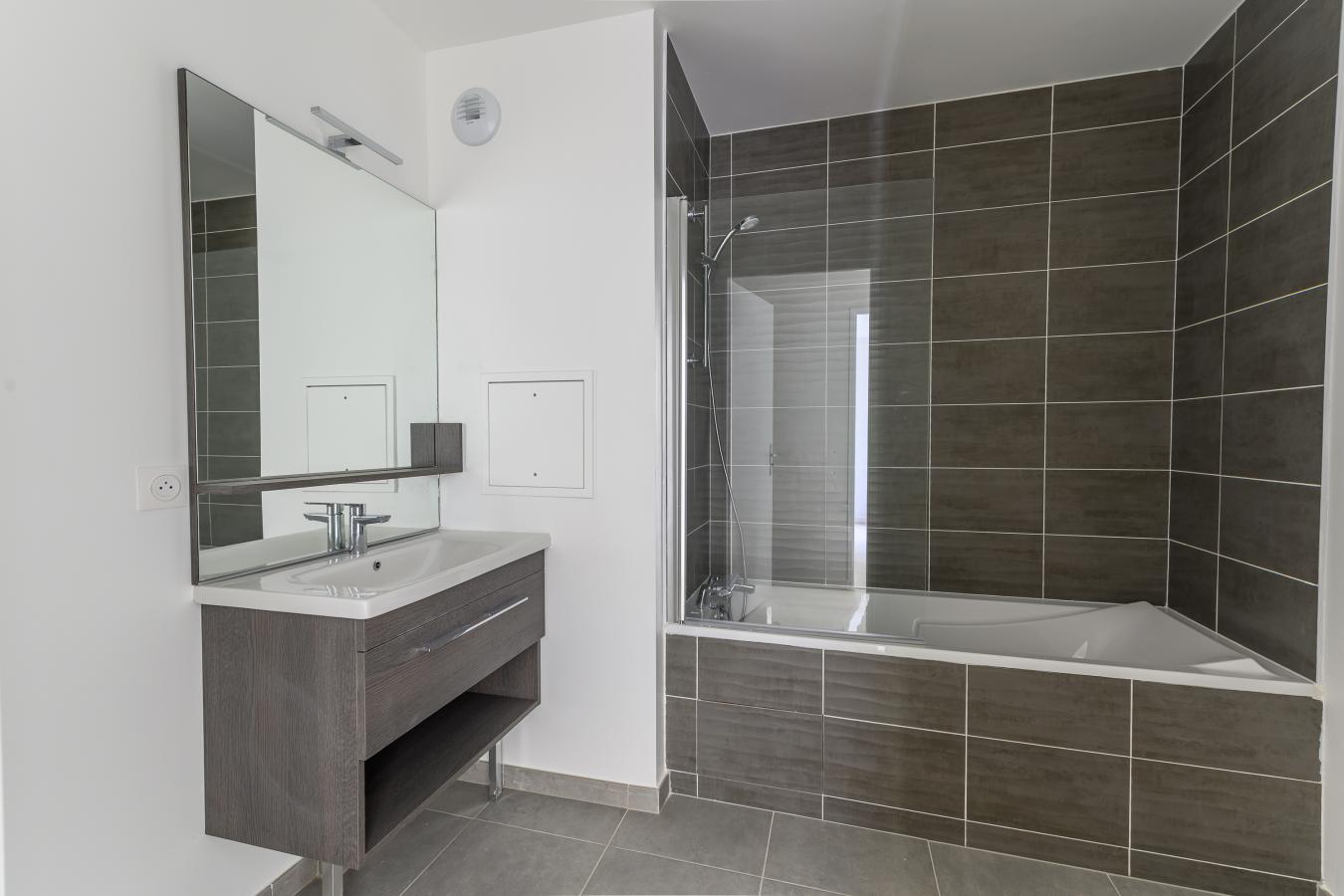 
																																							3 pièces - 
																																						1er étage - 61m² - 1 056,33 € - Photo #6