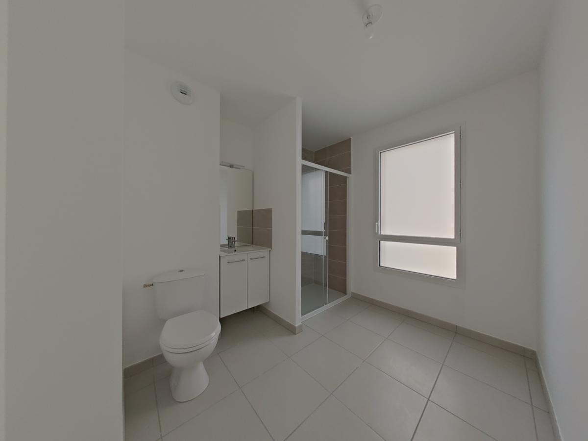 
																																							4 pièces - 
																																						1er étage - 79m² - 1 052,65 € - Photo #5
