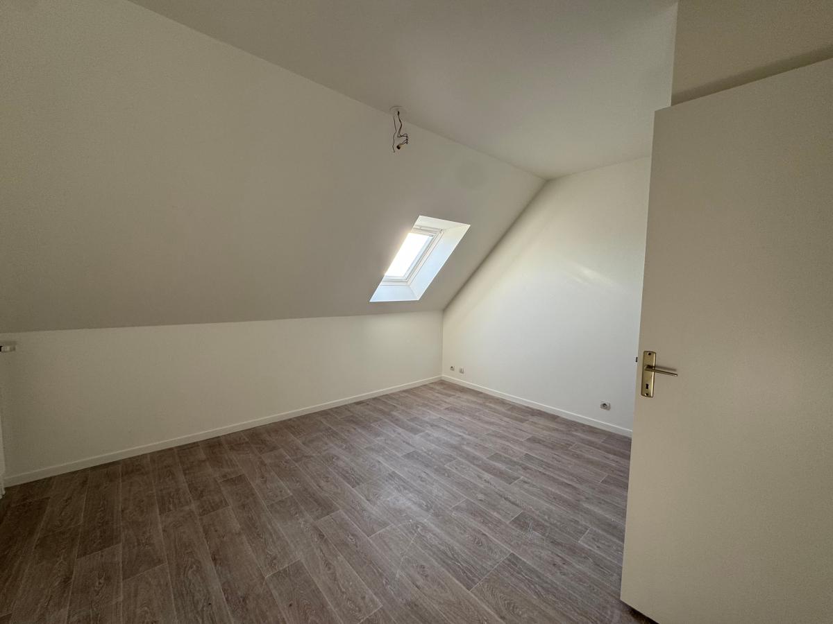 
																																							4 pièces - 
																																						4ème étage - 83m² - 200 000 € - Photo #4