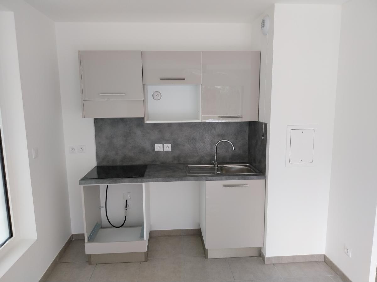 
																			3 pièces - 
																		RDC - 66m² - 985,18 € - Photo #2