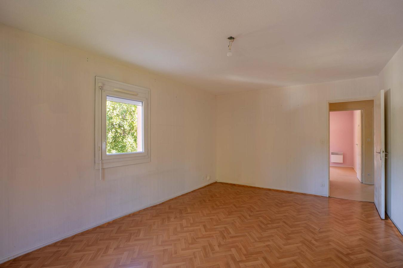 
																																							3 pièces - 
																																						1er étage - 67m² - 120 000 € - Photo #4