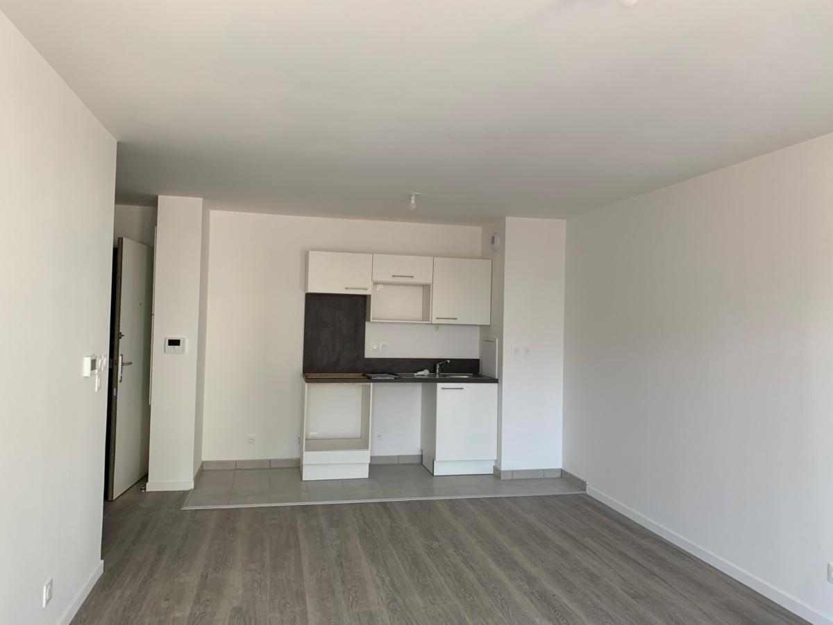 
																																							2 pièces - 
																																						RDC - 52m² - 755,44 € - Photo #2