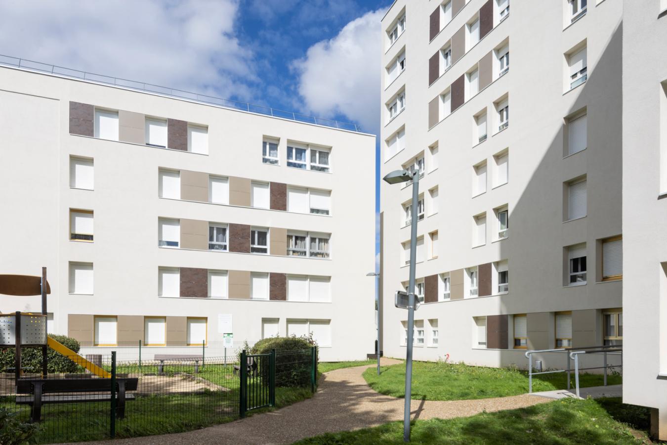 4 pièces - 3ème étage - 74m² - 693,76 € - Photo #1