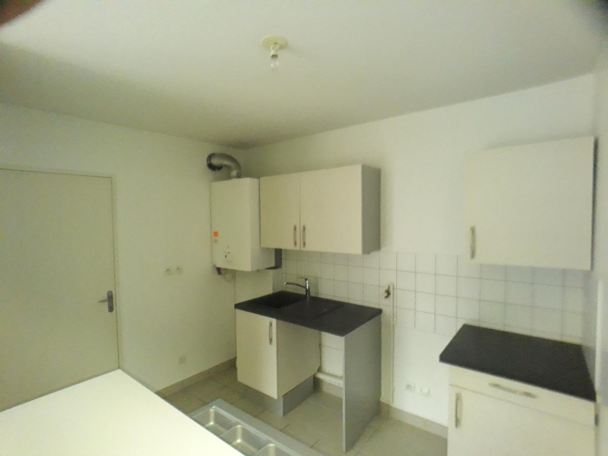 4 pièces - 2ème étage - 91m² - 1 177,72 € - Photo #2