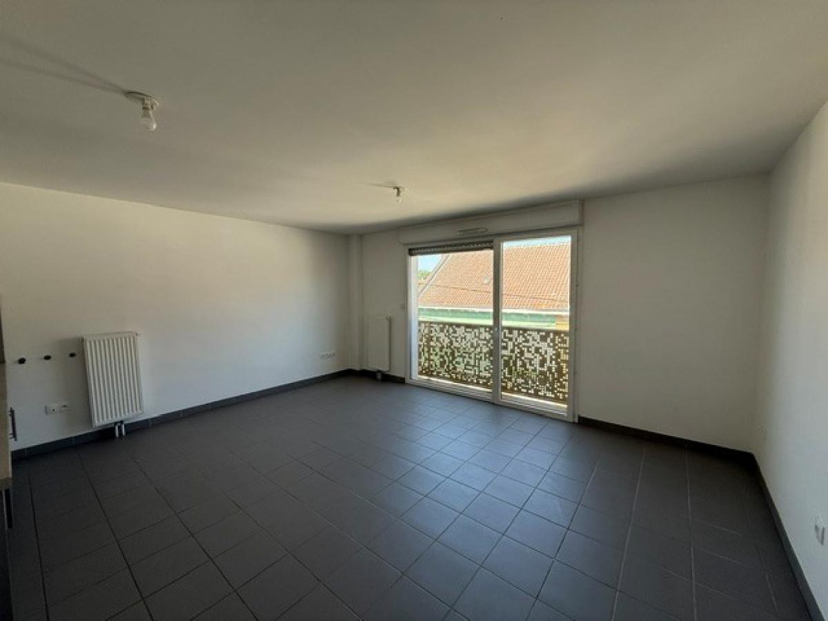 
																																							2 pièces - 
																																						2ème étage - 47m² - 736,79 € - Photo #2