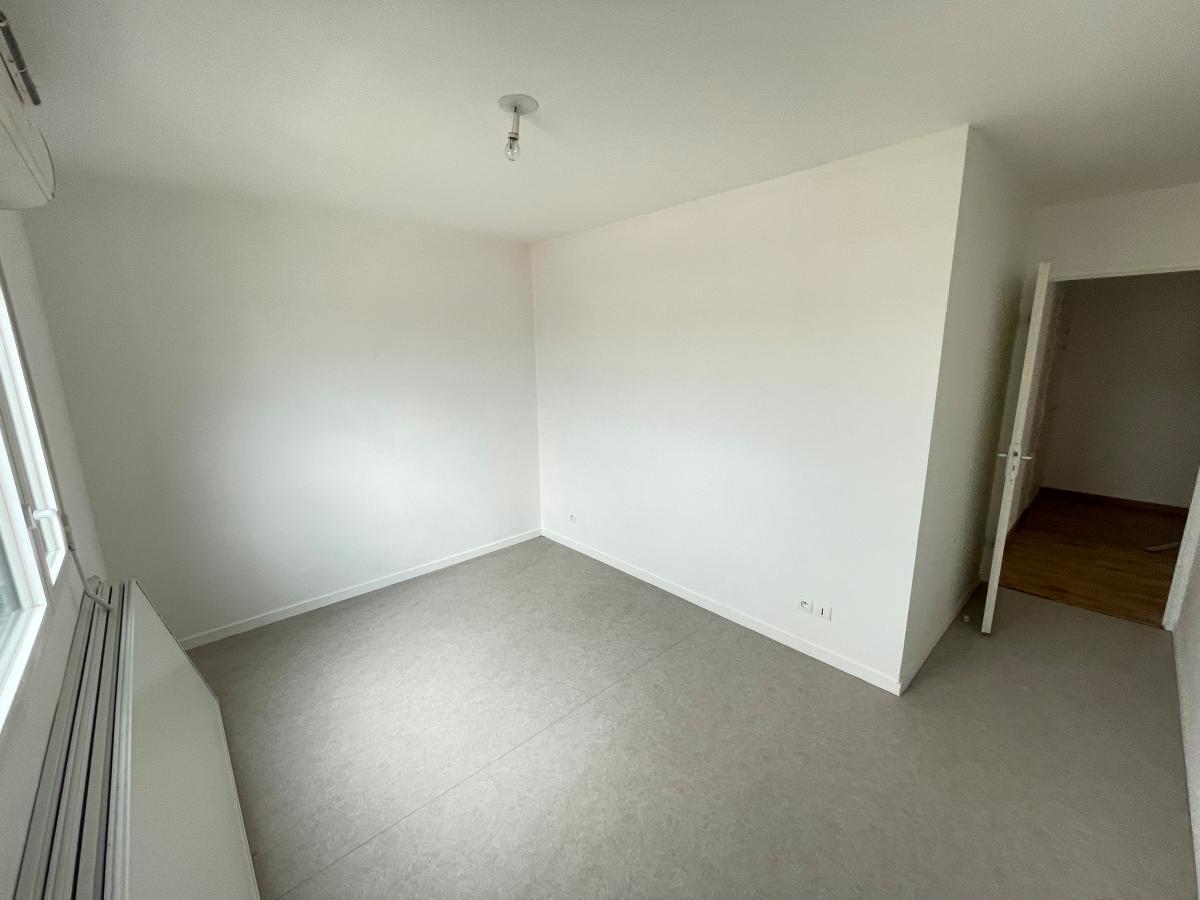 
																			3 pièces - 
																		5ème étage - 64m² - 1 236,27 € - Photo #3