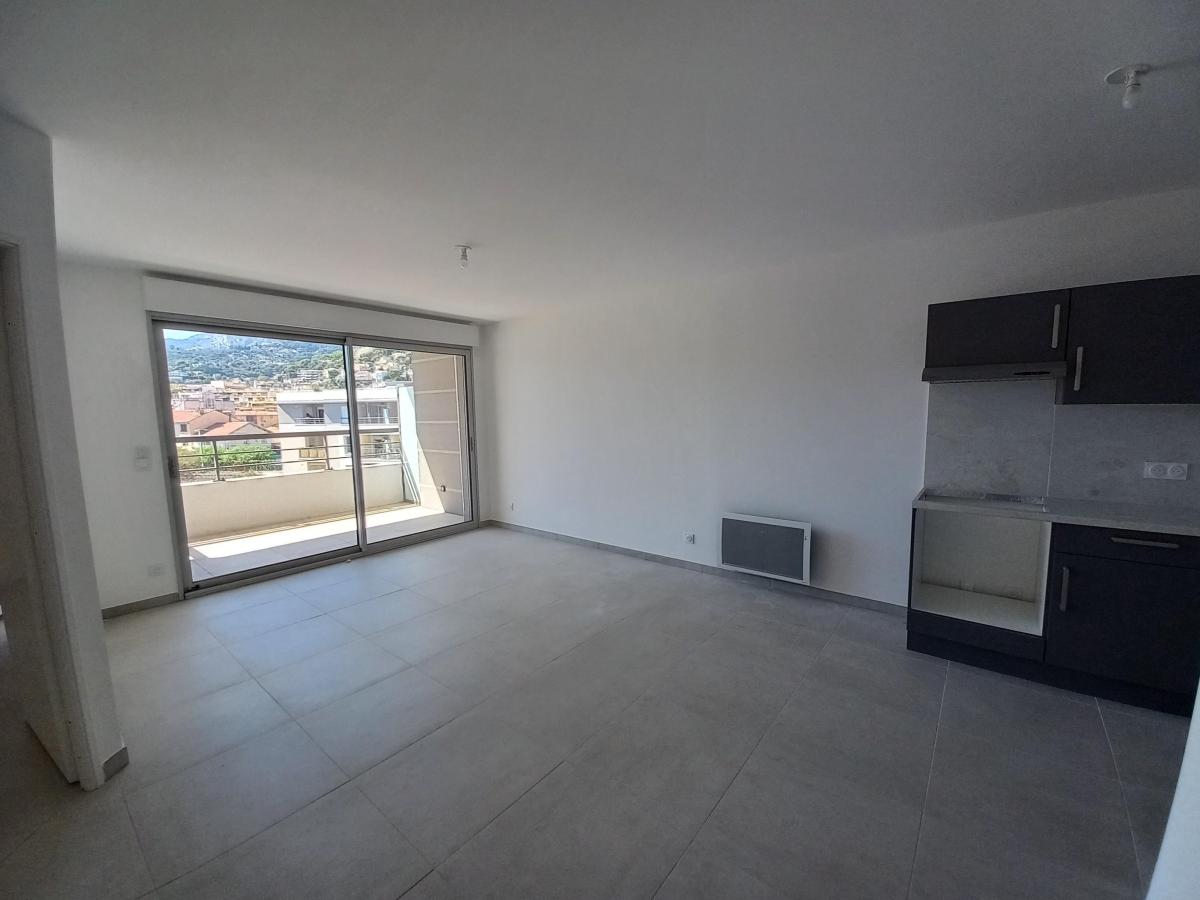 
																																							2 pièces - 
																																						5ème étage - 46m² - 1 283,50 € - Photo #1