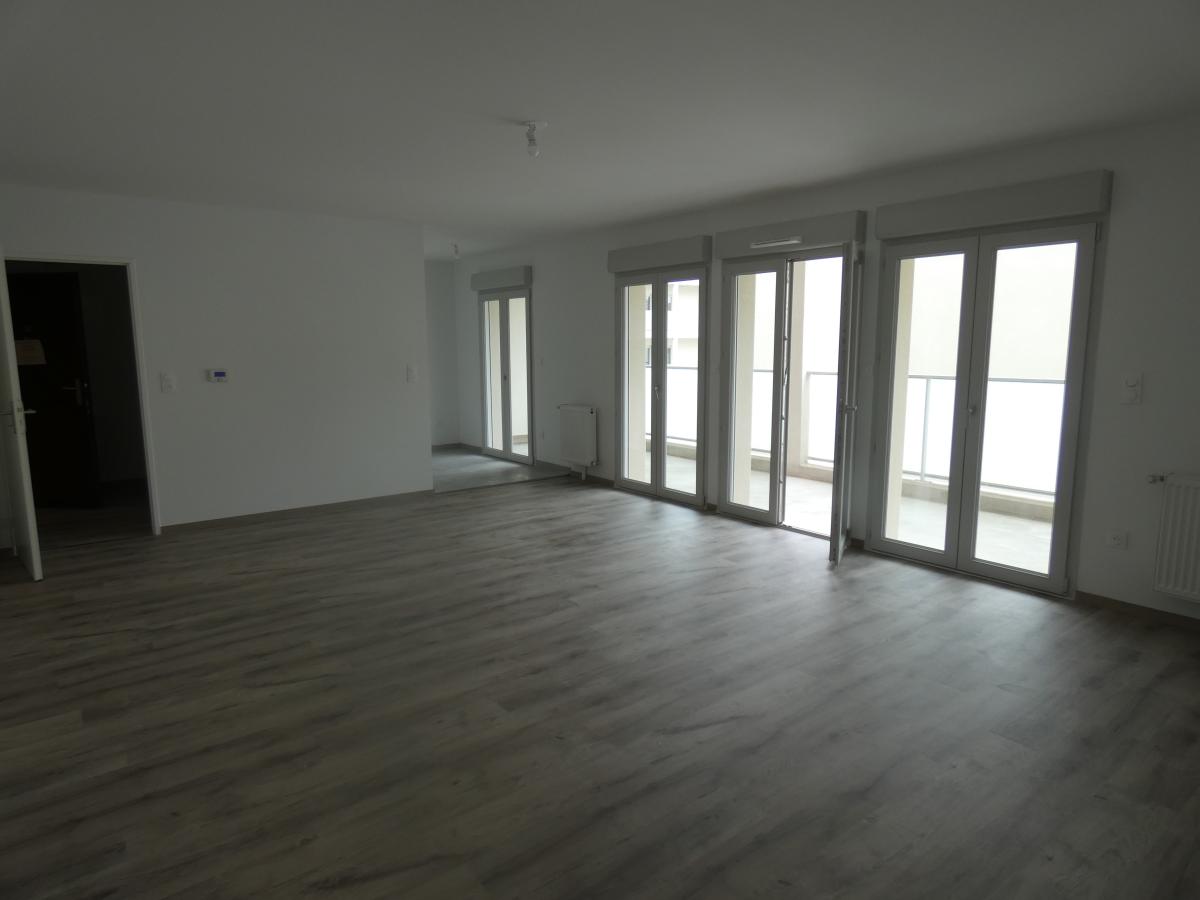 4 pièces - 1er étage - 96m² - 1 063,85 € - Photo #2