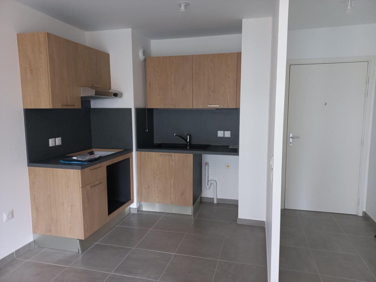 
																																							2 pièces - 
																																						1er étage - 38m² - 842,20 € - Photo #2