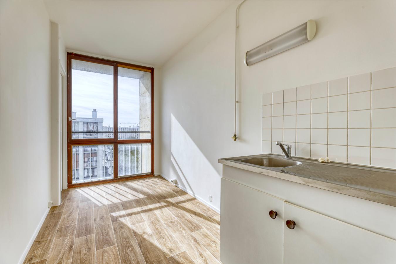 
																																							3 pièces - 
																																						10ème étage - 56m² - 180 000 € - Photo #4