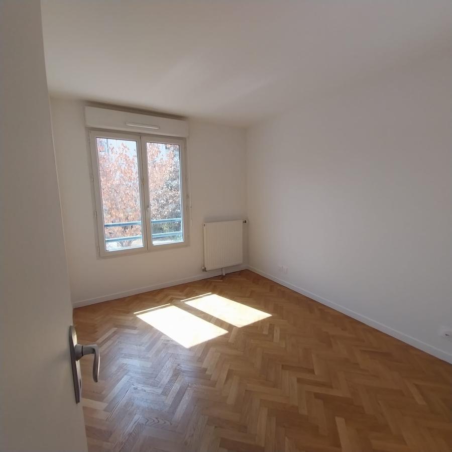 
																																							4 pièces - 
																																						1er étage - 79m² - 221 000 € - Photo #5