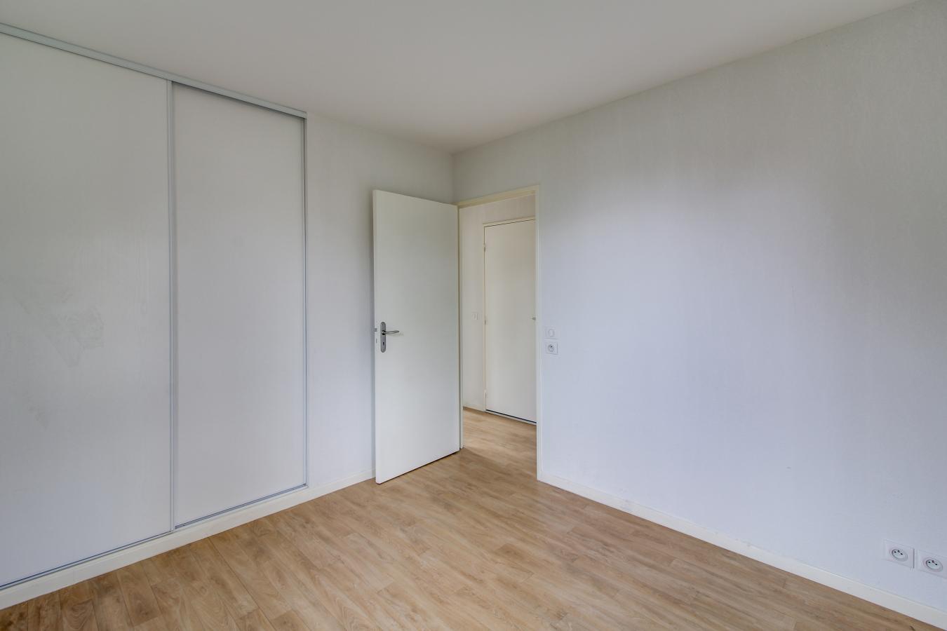 5 pièces - RDC - 108m² - 983,78 € - Photo #3