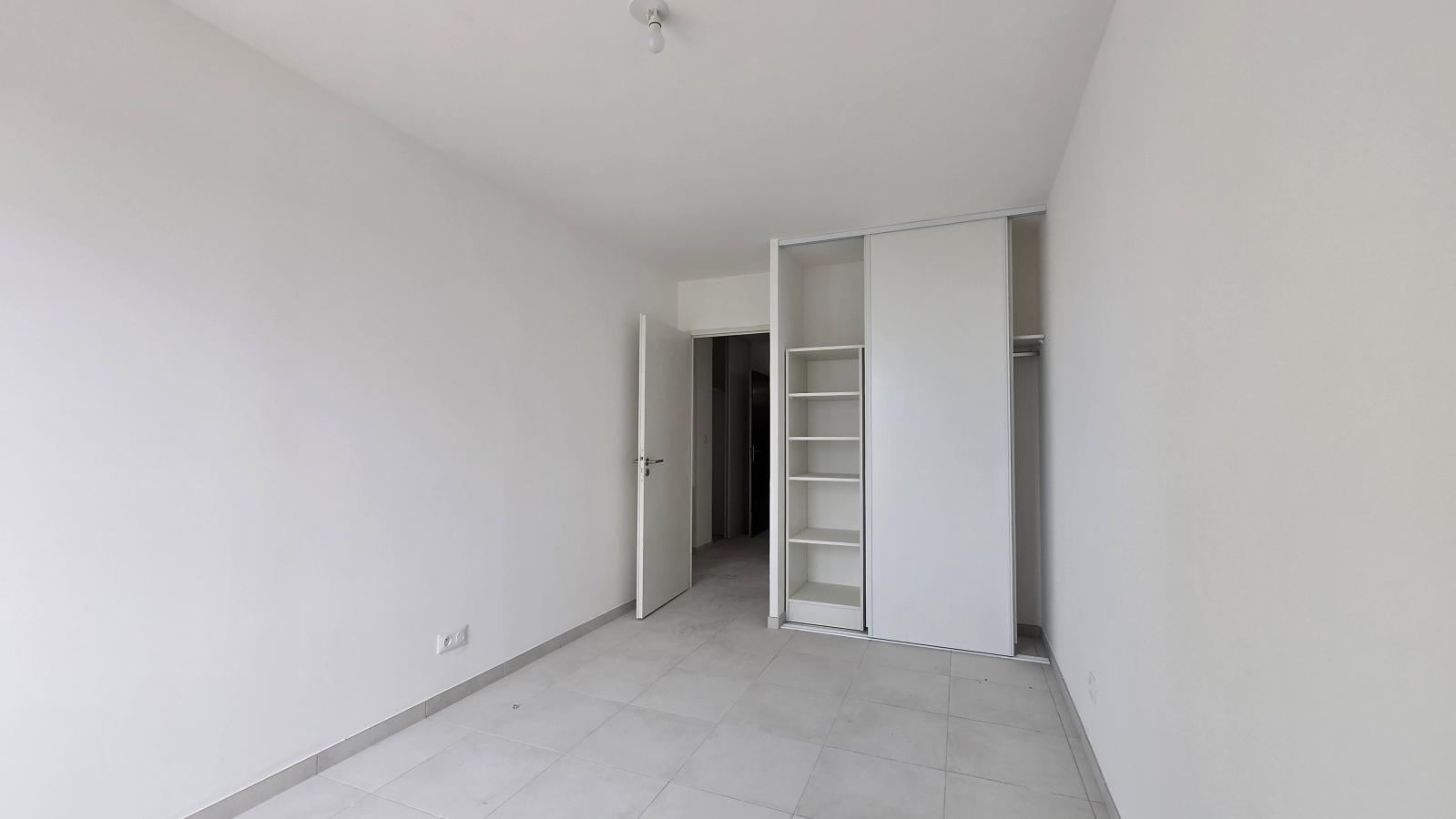 
																																							3 pièces - 
																																						RDC - 68m² - 925,60 € - Photo #4