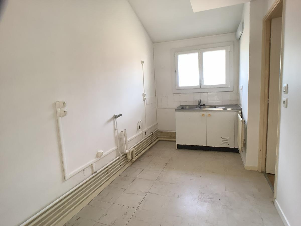 
																																							4 pièces - 
																																						RDC - 76m² - 179 000 € - Photo #3