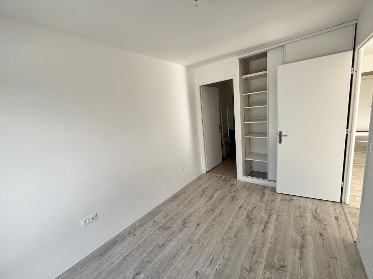 4 pièces - 2ème étage - 81m² - 1 770,40 € - Photo #7