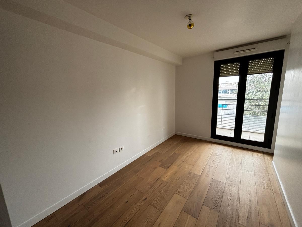 
																																							3 pièces - 
																																						3ème étage - 65m² - 2 090,98 € - Photo #4