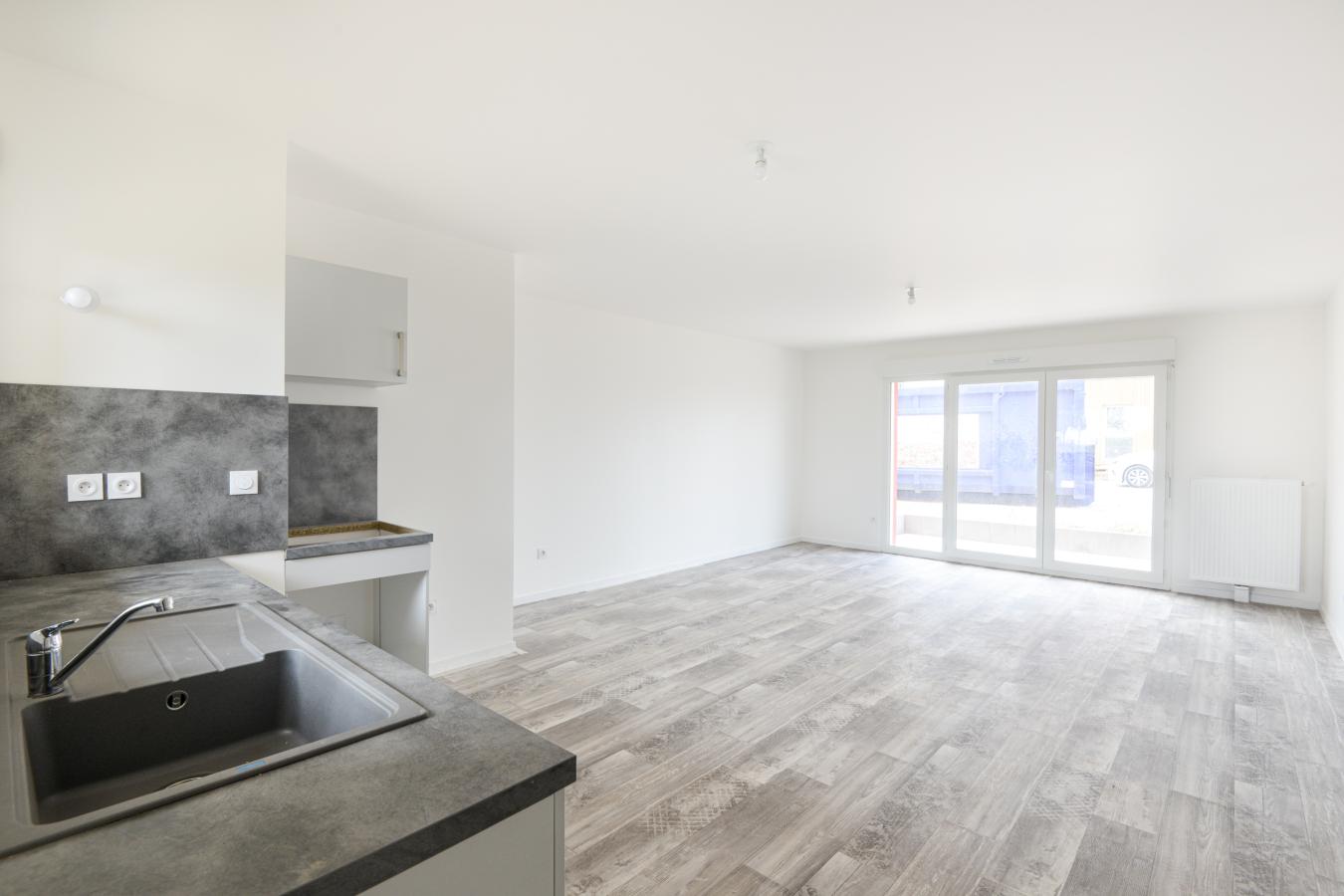 4 pièces - 2ème étage - 81m² - 907,18 € - Photo #0
