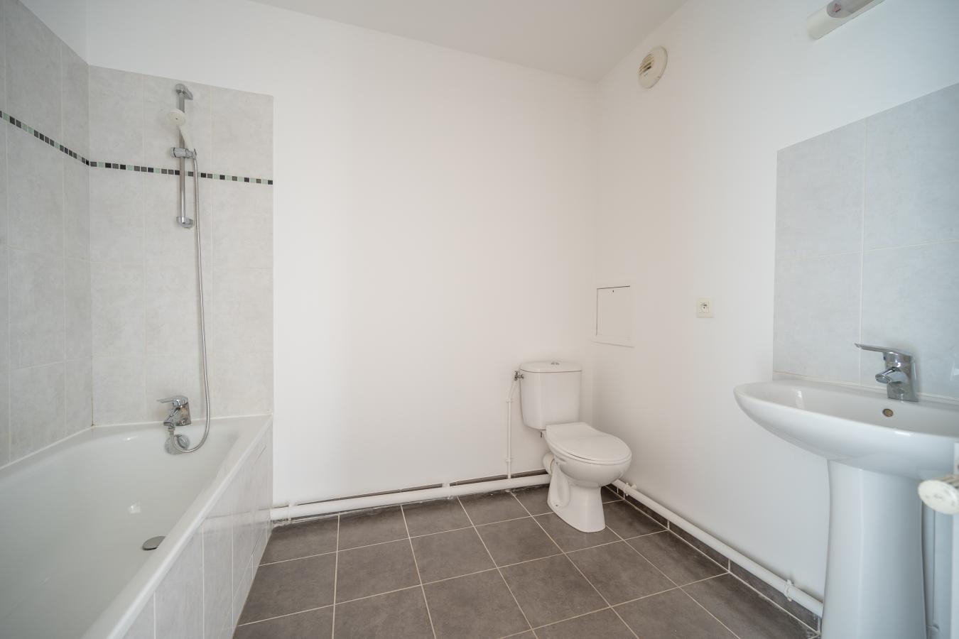 
																			3 pièces - 
																		RDC - 61m² - 1 173,72 € - Photo #5