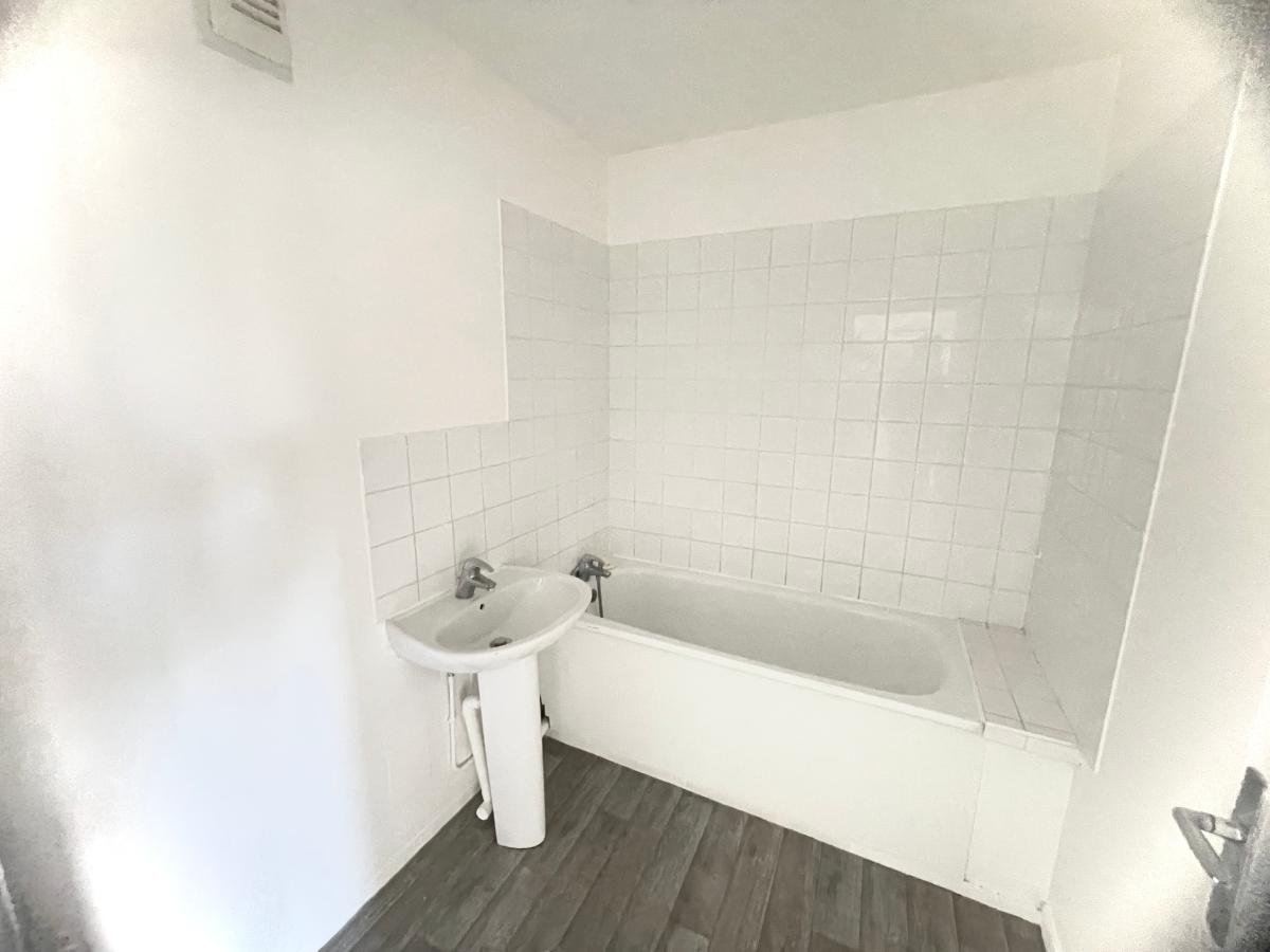 
																			1 pièce - 
																		4ème étage - 68m² - 1 435,34 € - Photo #5